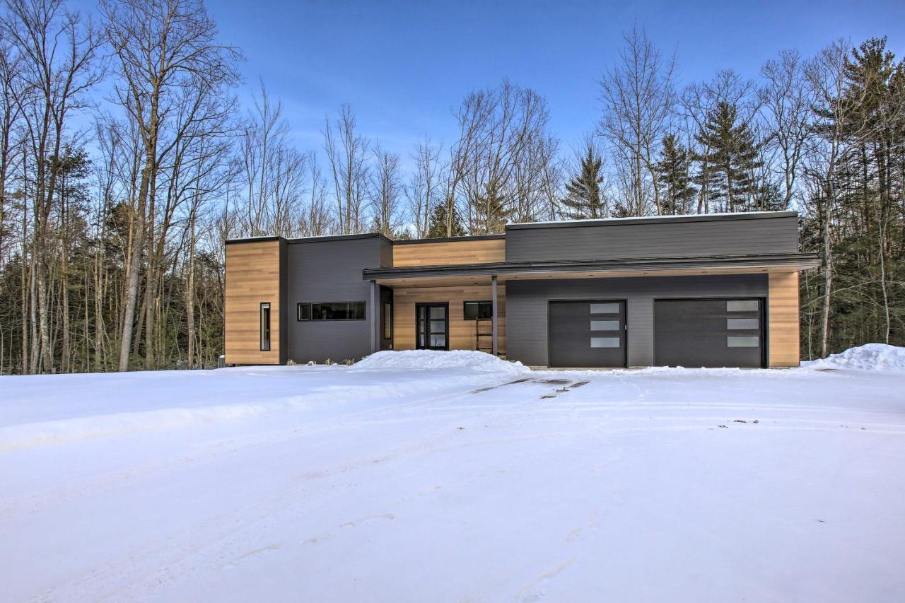 Modern-Chic Interlochen Home With Deck And Game Room! ภายนอก รูปภาพ