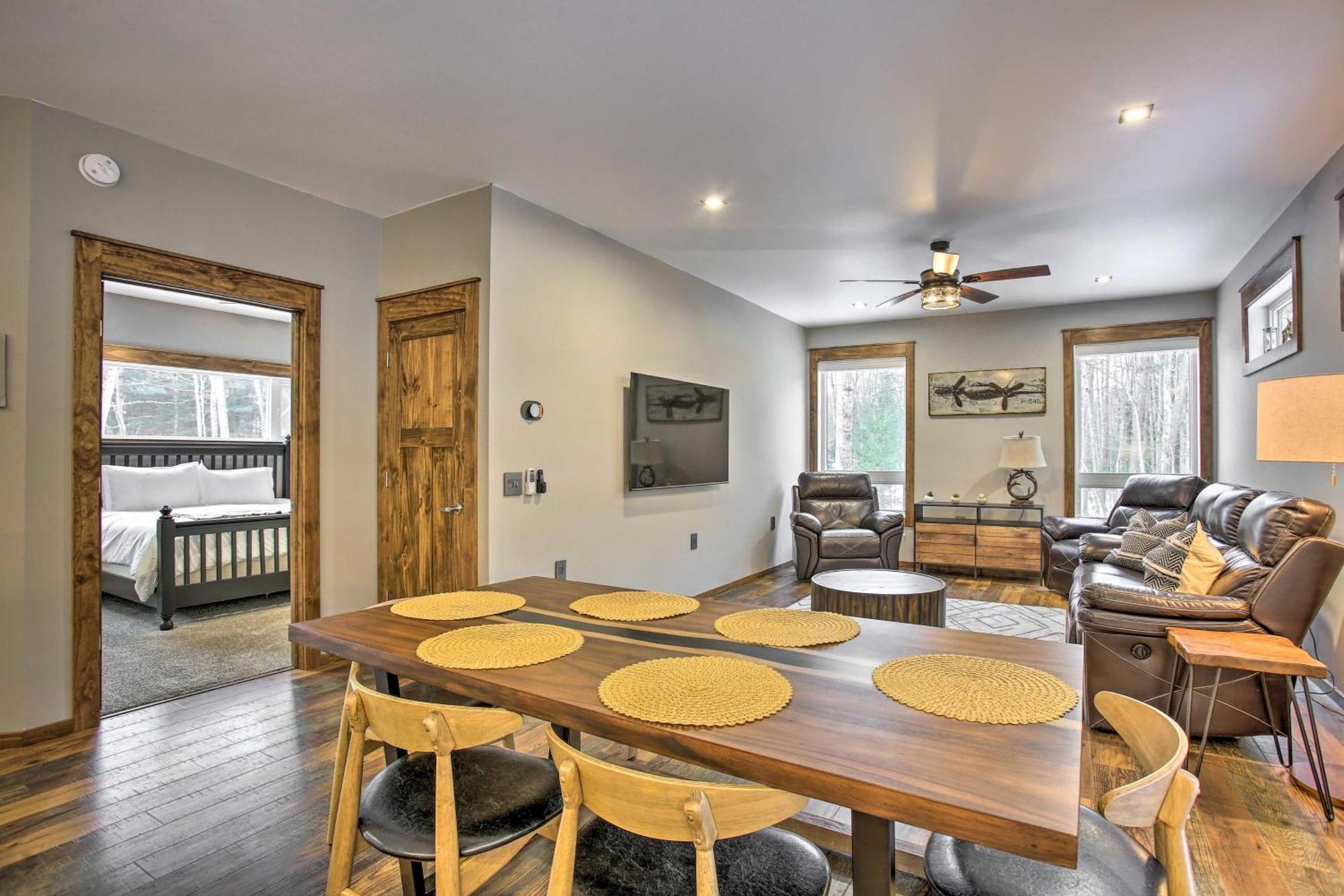 Modern-Chic Interlochen Home With Deck And Game Room! ภายนอก รูปภาพ